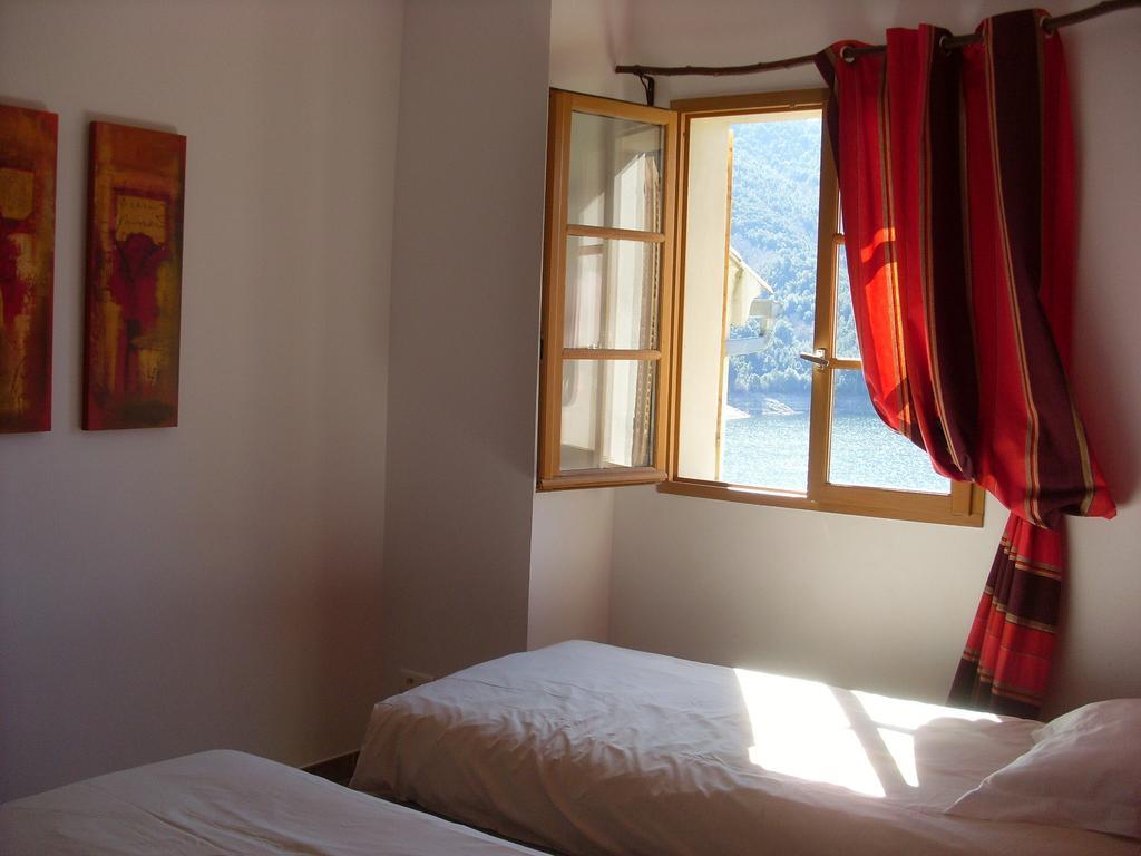 Côté Lac Tolla Chambre photo
